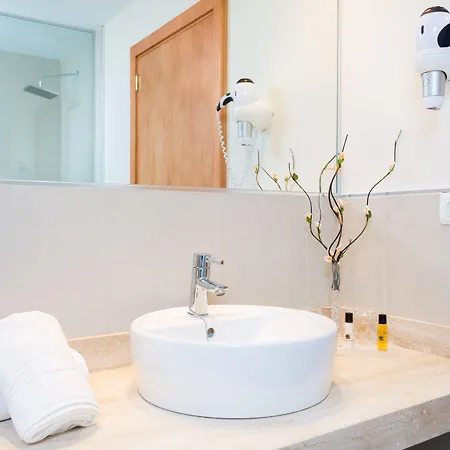 コロン ランブラ 4*